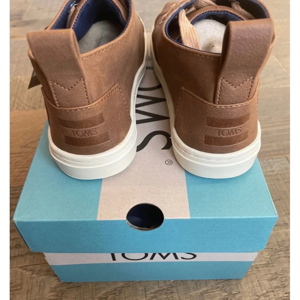 TOMS Big Boy Lace Shoe
